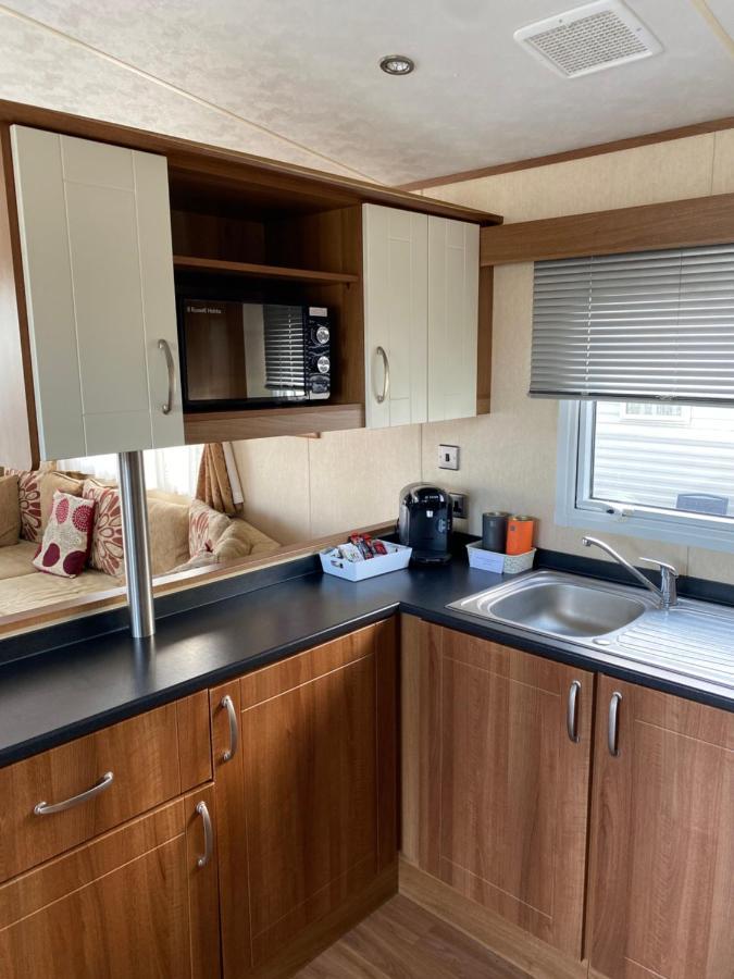 Vista Caravan Hire Seasalter 外观 照片