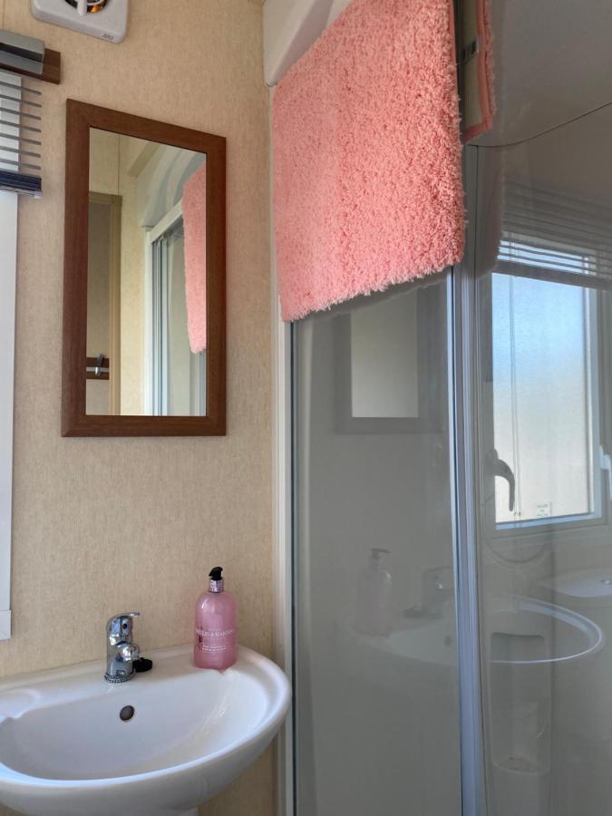 Vista Caravan Hire Seasalter 外观 照片