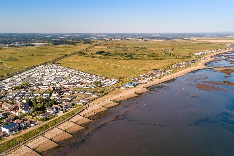Vista Caravan Hire Seasalter 外观 照片